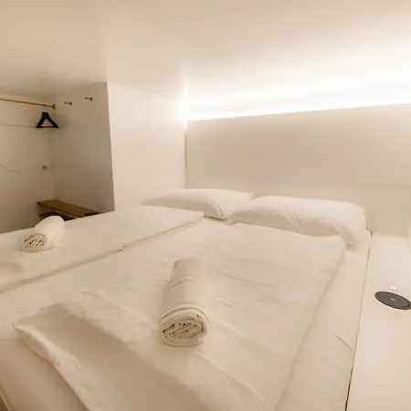 Grand Pods - Stylish Sleeping Concept