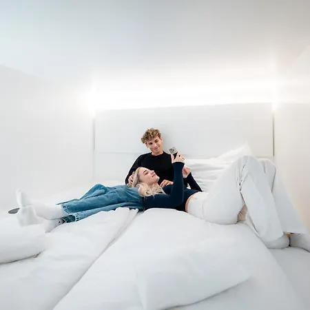 Grand Pods - Stylish Sleeping Concept