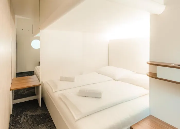 Grand Pods - Stylish Sleeping Concept *