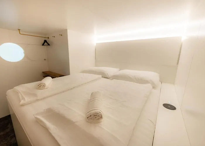 Grand Pods - Stylish Sleeping Concept فندق-كبسولة